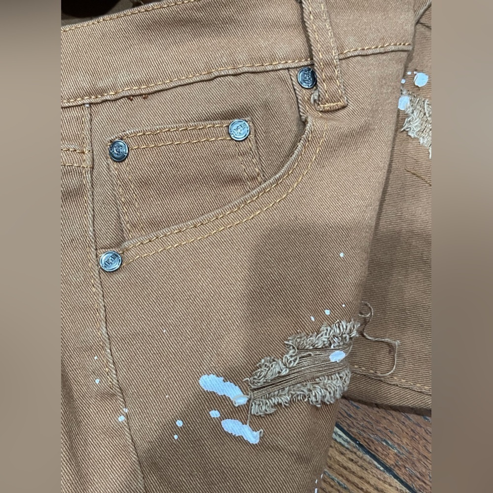 Stylish Tan Distressed Women's Straight Leg Jeans - Picture 11 of 14